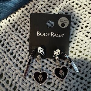 🌟3/$20 Eligible! NWT BodyRage Black & Silver Ghost Face Heart Dangle Earrings